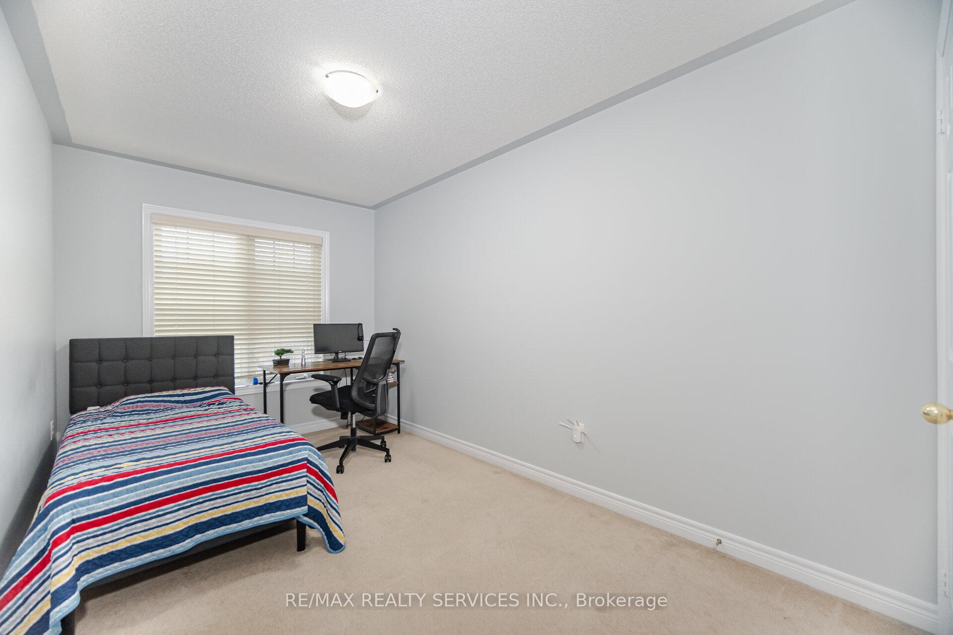 Photo 25 of 90 Crumlin Crescent, Brampton, Credit Valley — HOMEH