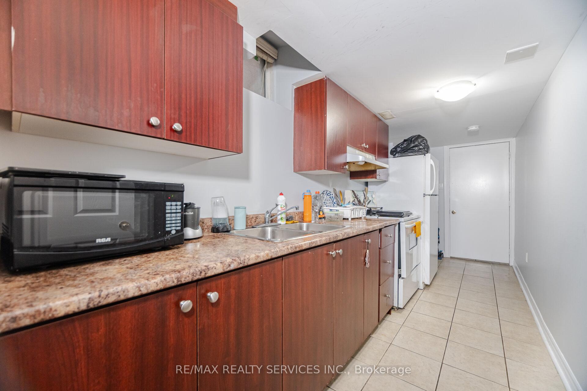Photo 30 of 90 Crumlin Crescent, Brampton, Credit Valley — HOMEH