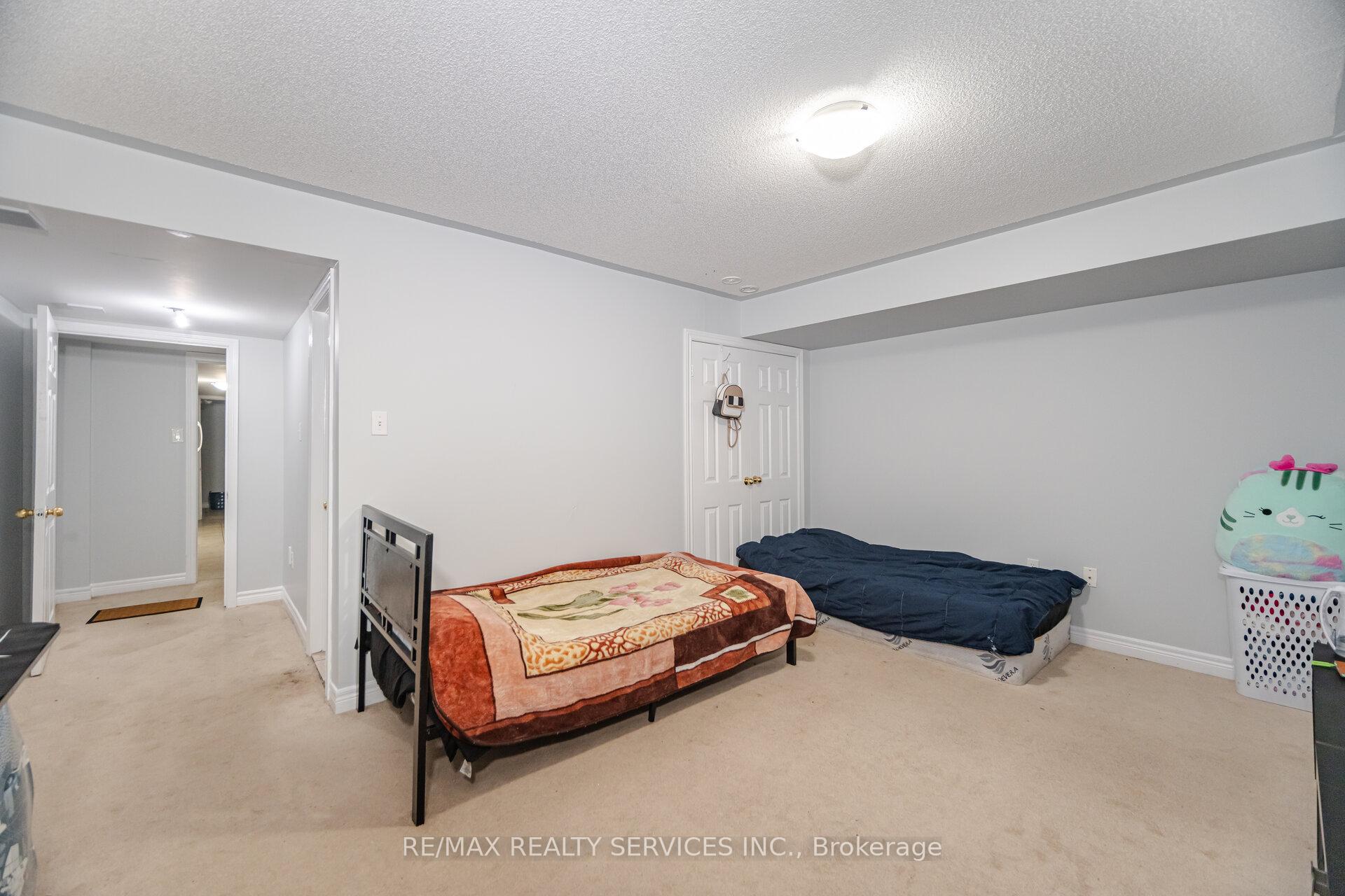 Photo 33 of 90 Crumlin Crescent, Brampton, Credit Valley — HOMEH