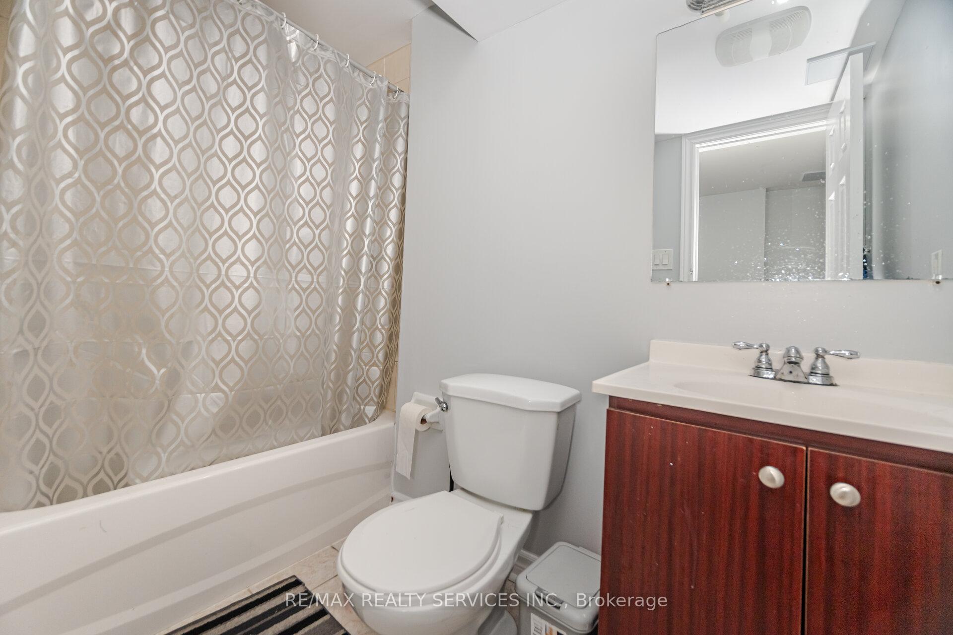 Photo 35 of 90 Crumlin Crescent, Brampton, Credit Valley — HOMEH
