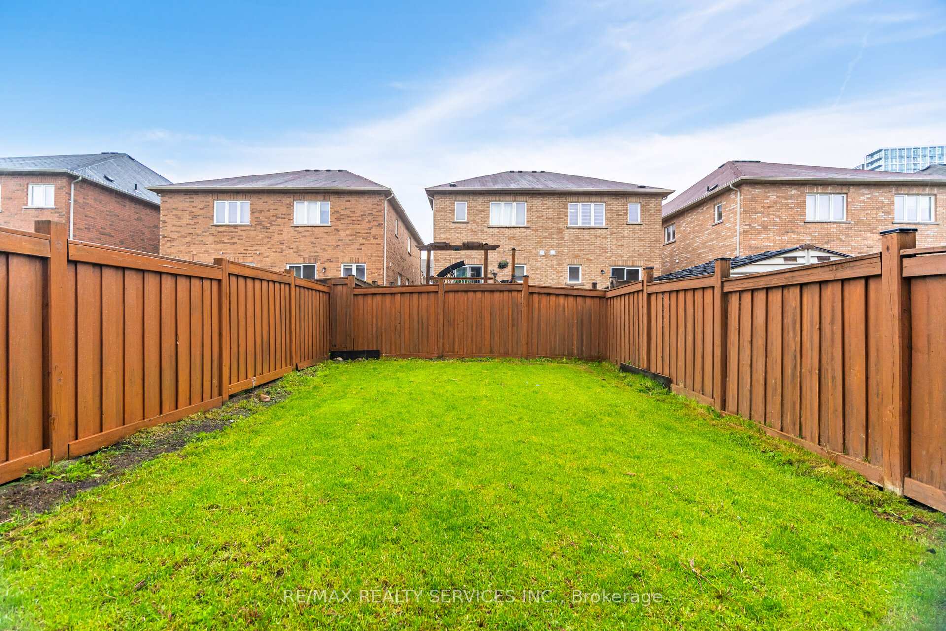 Photo 37 of 90 Crumlin Crescent, Brampton, Credit Valley — HOMEH