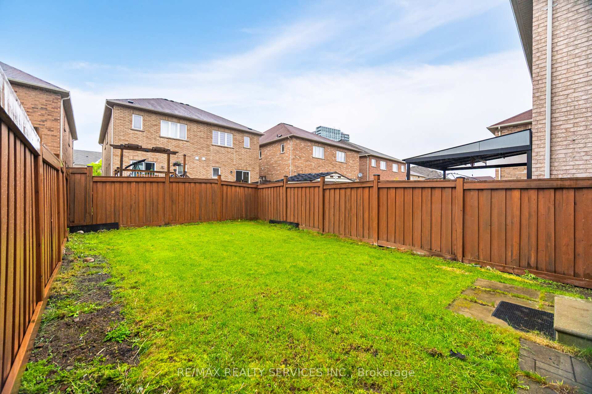Photo 38 of 90 Crumlin Crescent, Brampton, Credit Valley — HOMEH