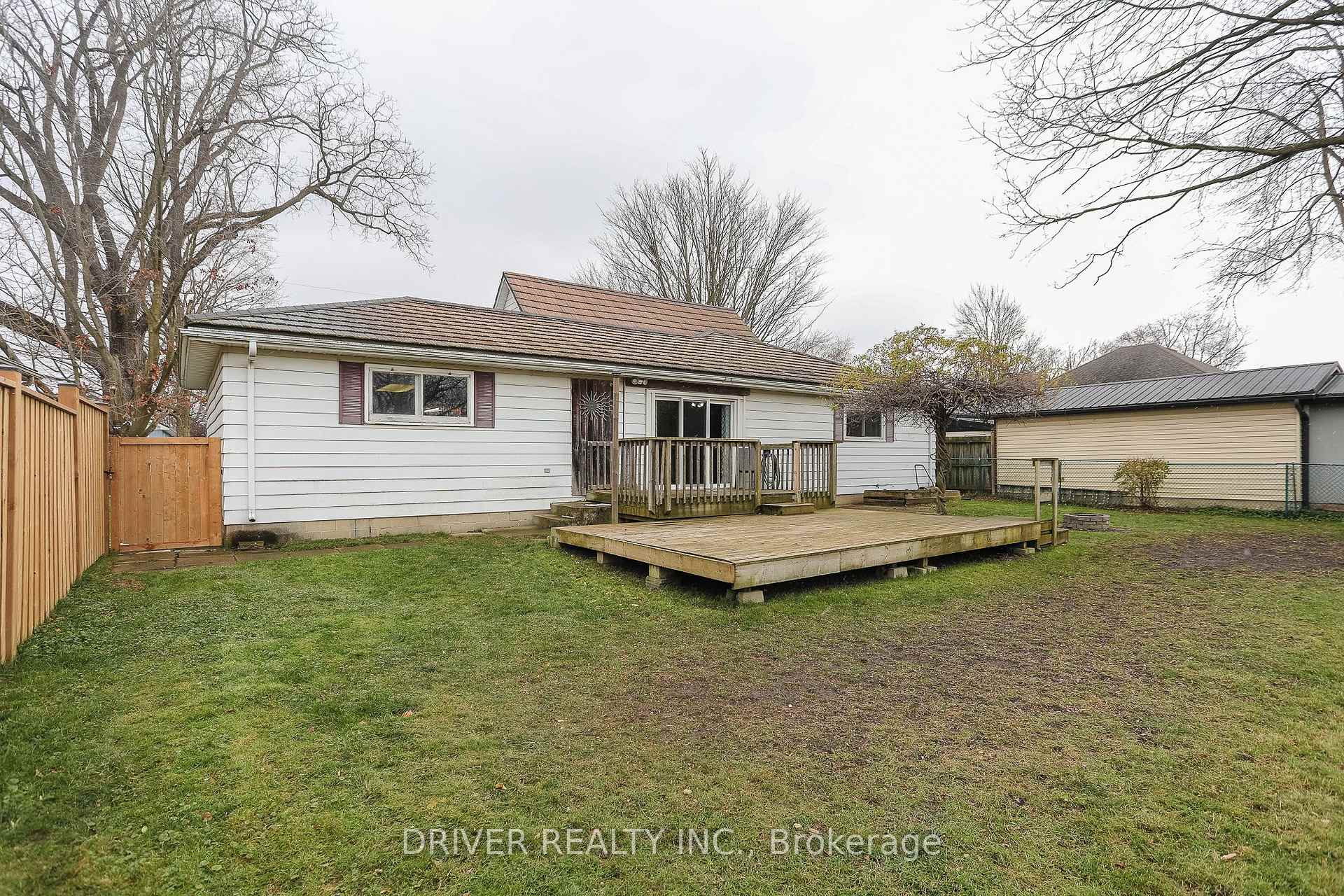 Photo 25 of 32 Park Street, Aylmer — HOMEH