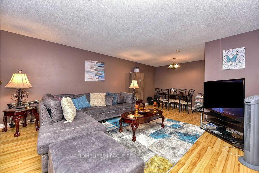 Photo 3 of 9 Talbot Street, Brampton, Brampton West — HOMEH