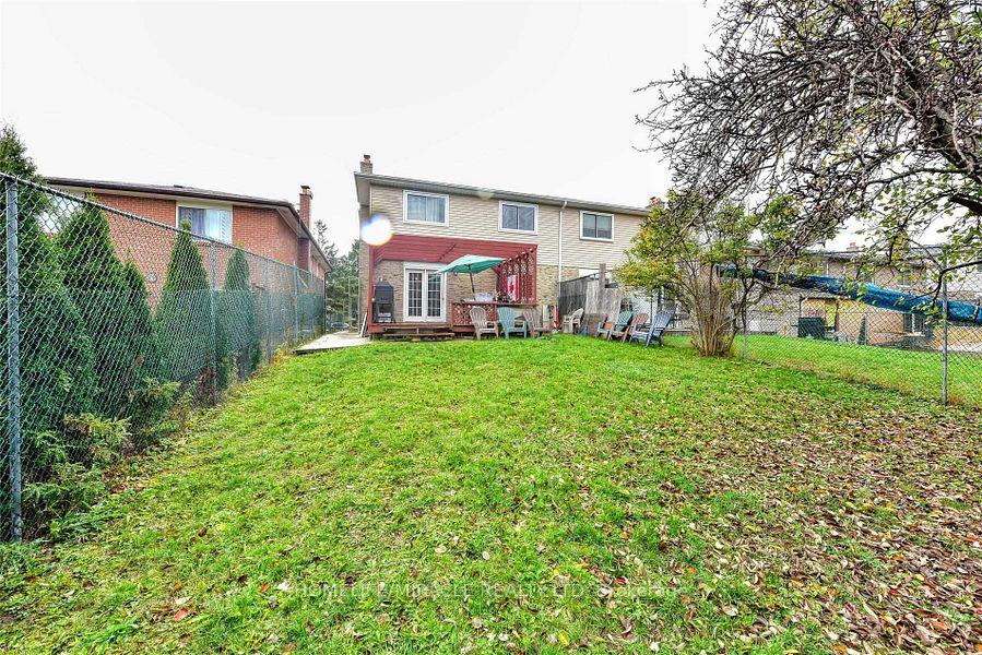 Photo 10 of 9 Talbot Street, Brampton, Brampton West — HOMEH