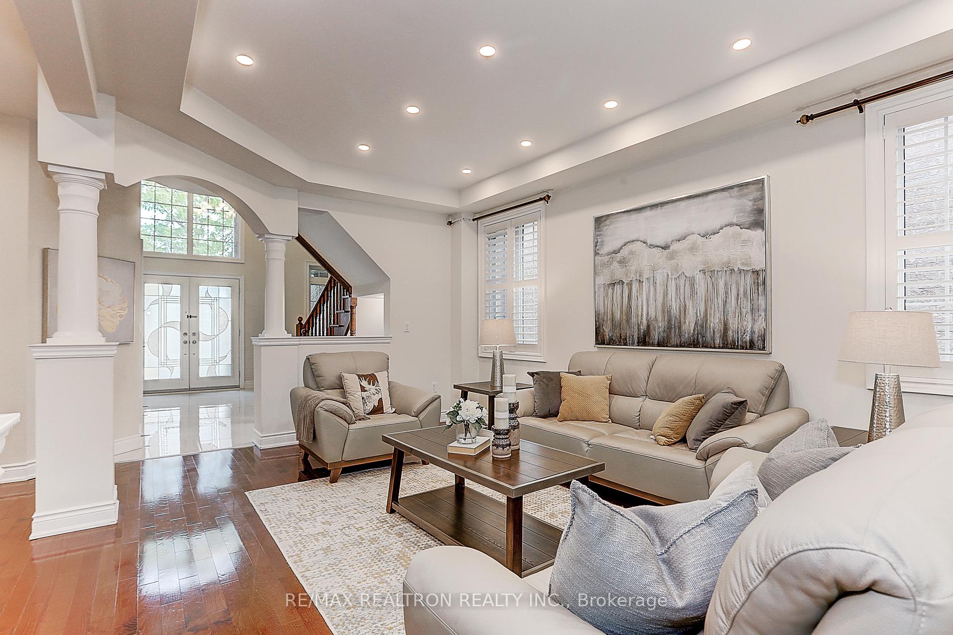 Photo 8 of 32 Dimarino Drive, Vaughan, Patterson — HOMEH