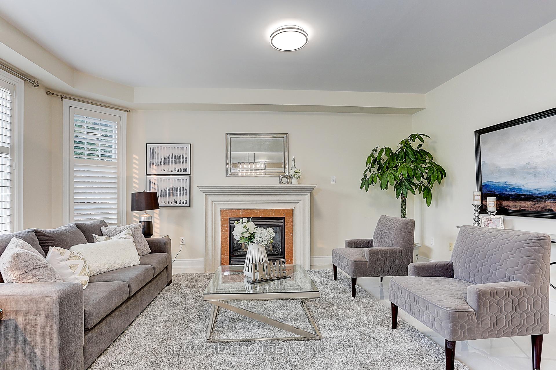 Photo 11 of 32 Dimarino Drive, Vaughan, Patterson — HOMEH