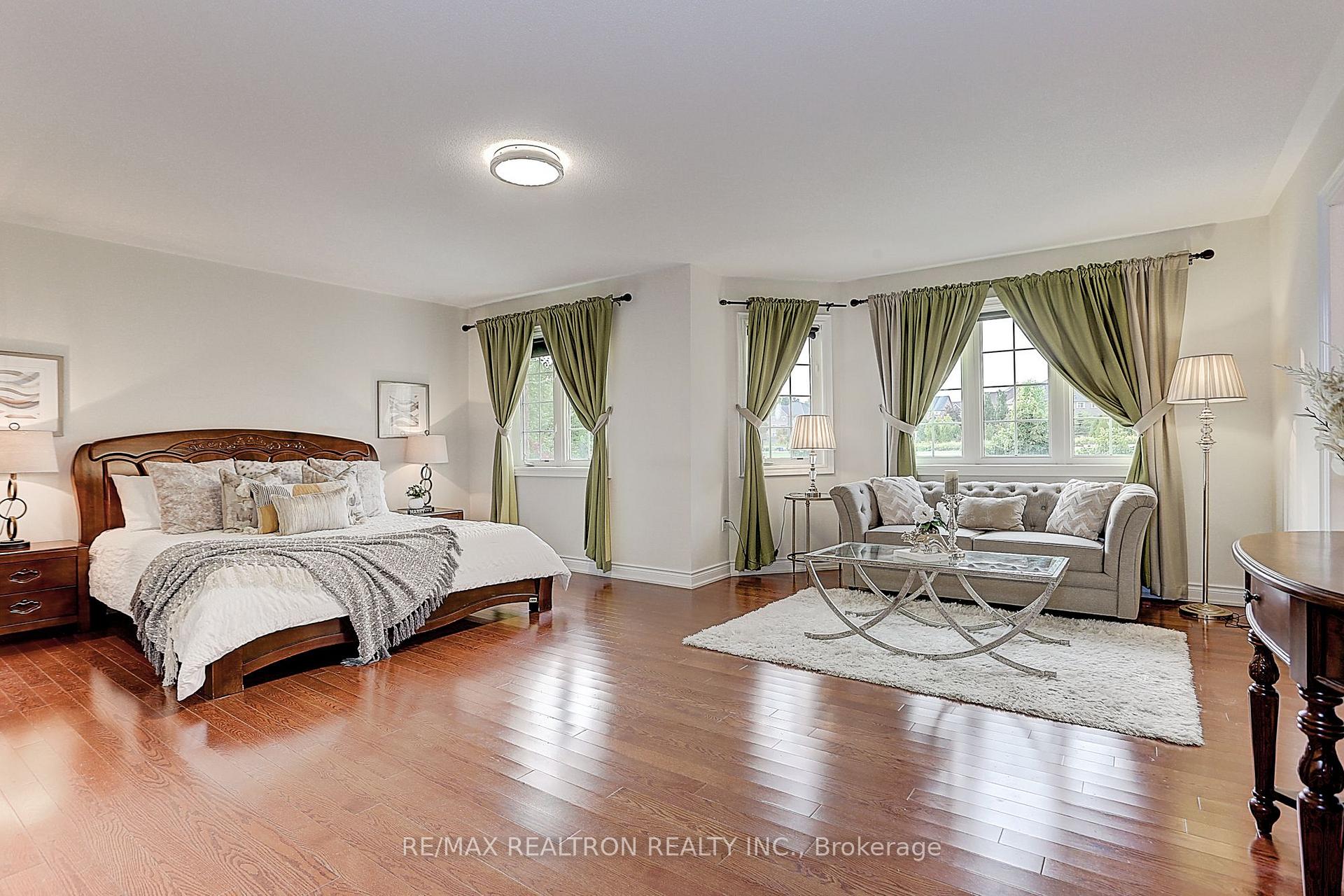 Photo 25 of 32 Dimarino Drive, Vaughan, Patterson — HOMEH