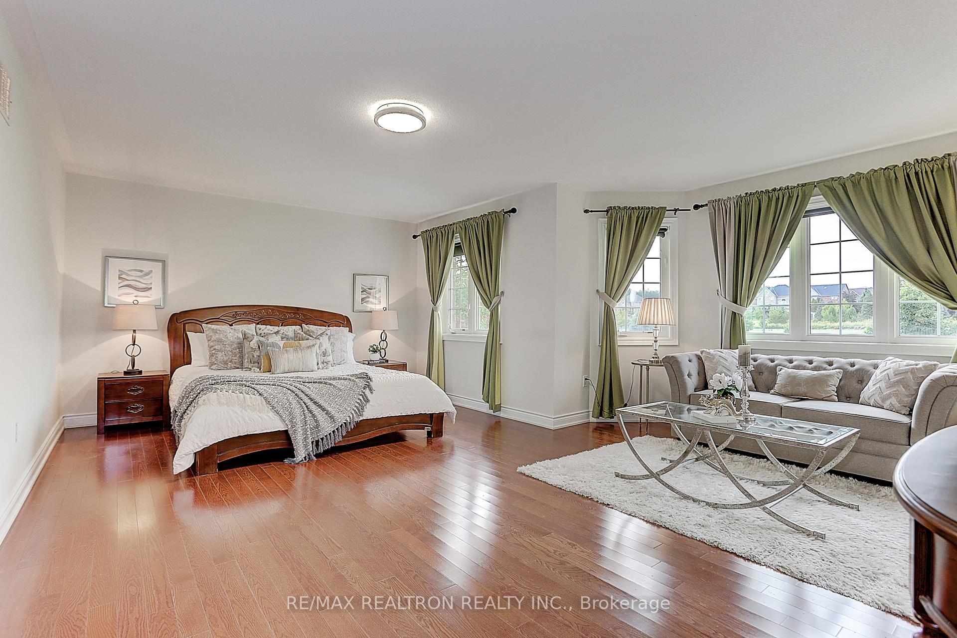 Photo 26 of 32 Dimarino Drive, Vaughan, Patterson — HOMEH