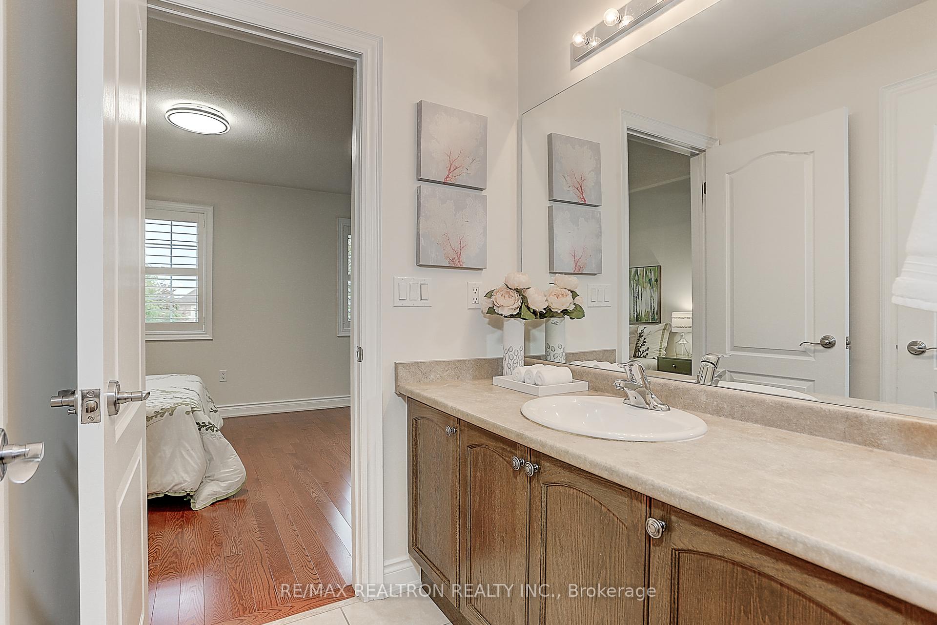 Photo 35 of 32 Dimarino Drive, Vaughan, Patterson — HOMEH