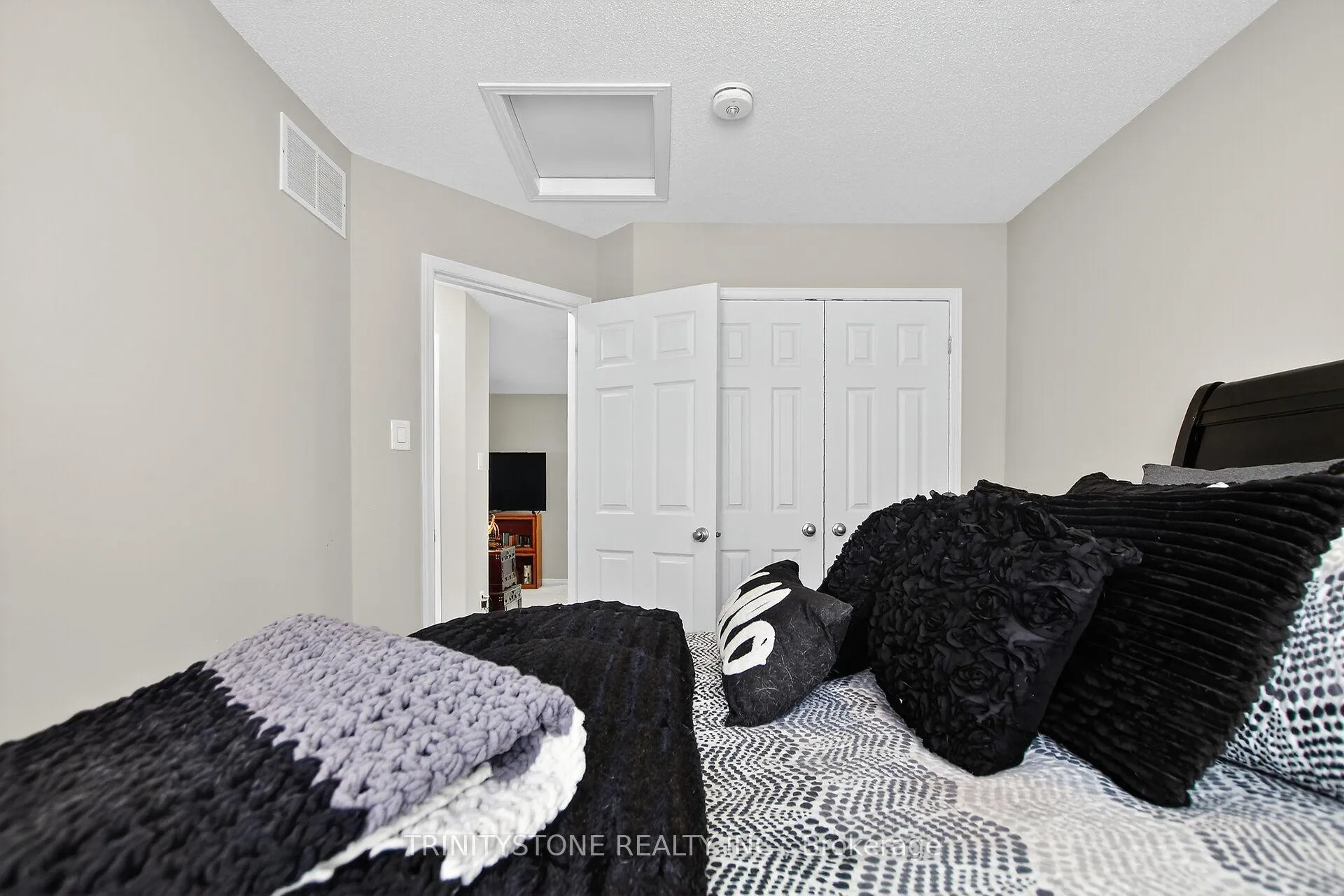 Photo 35 of 23 Riddell Street, Carleton Place — HOMEH