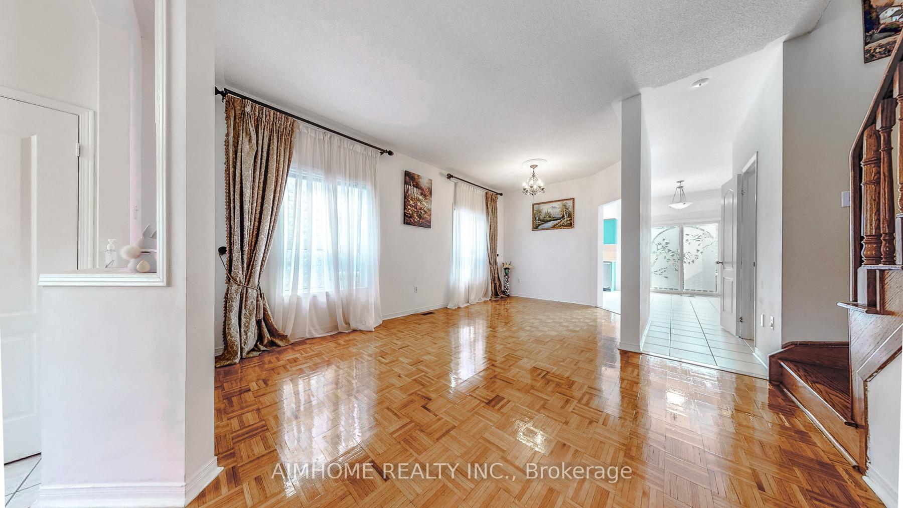 Photo 4 of 27 Novella Road, Vaughan, Patterson — HOMEH