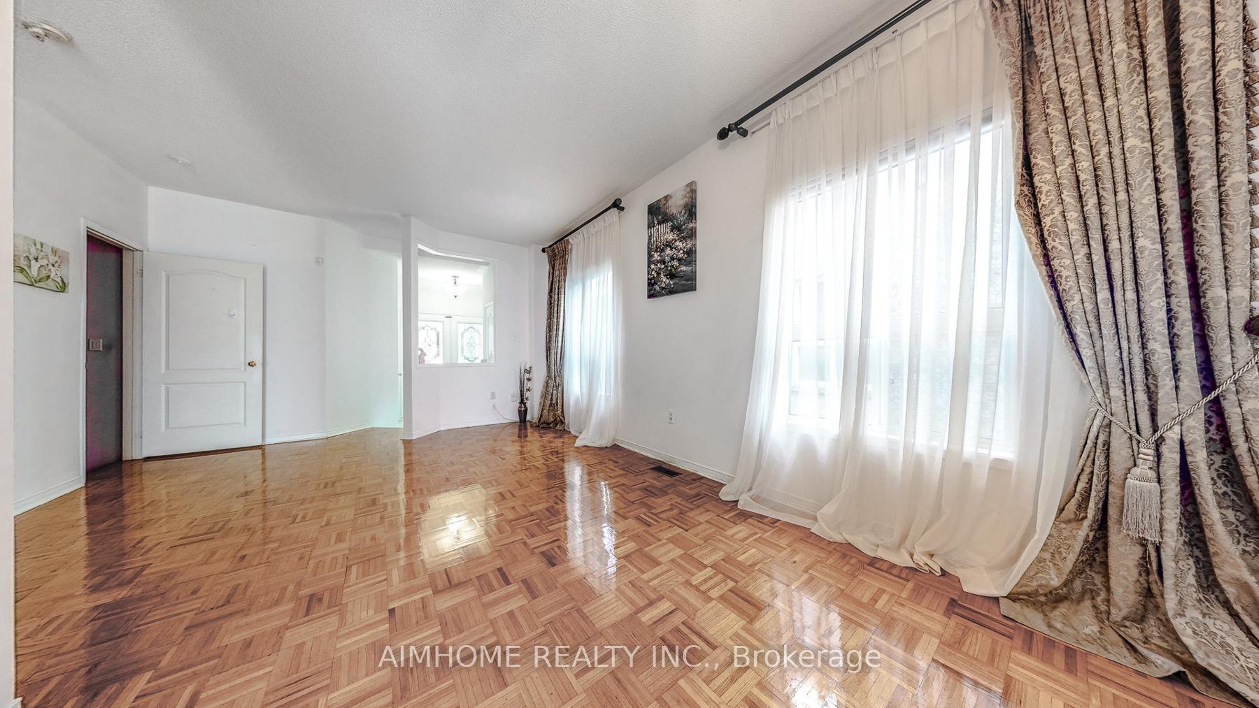 Photo 5 of 27 Novella Road, Vaughan, Patterson — HOMEH