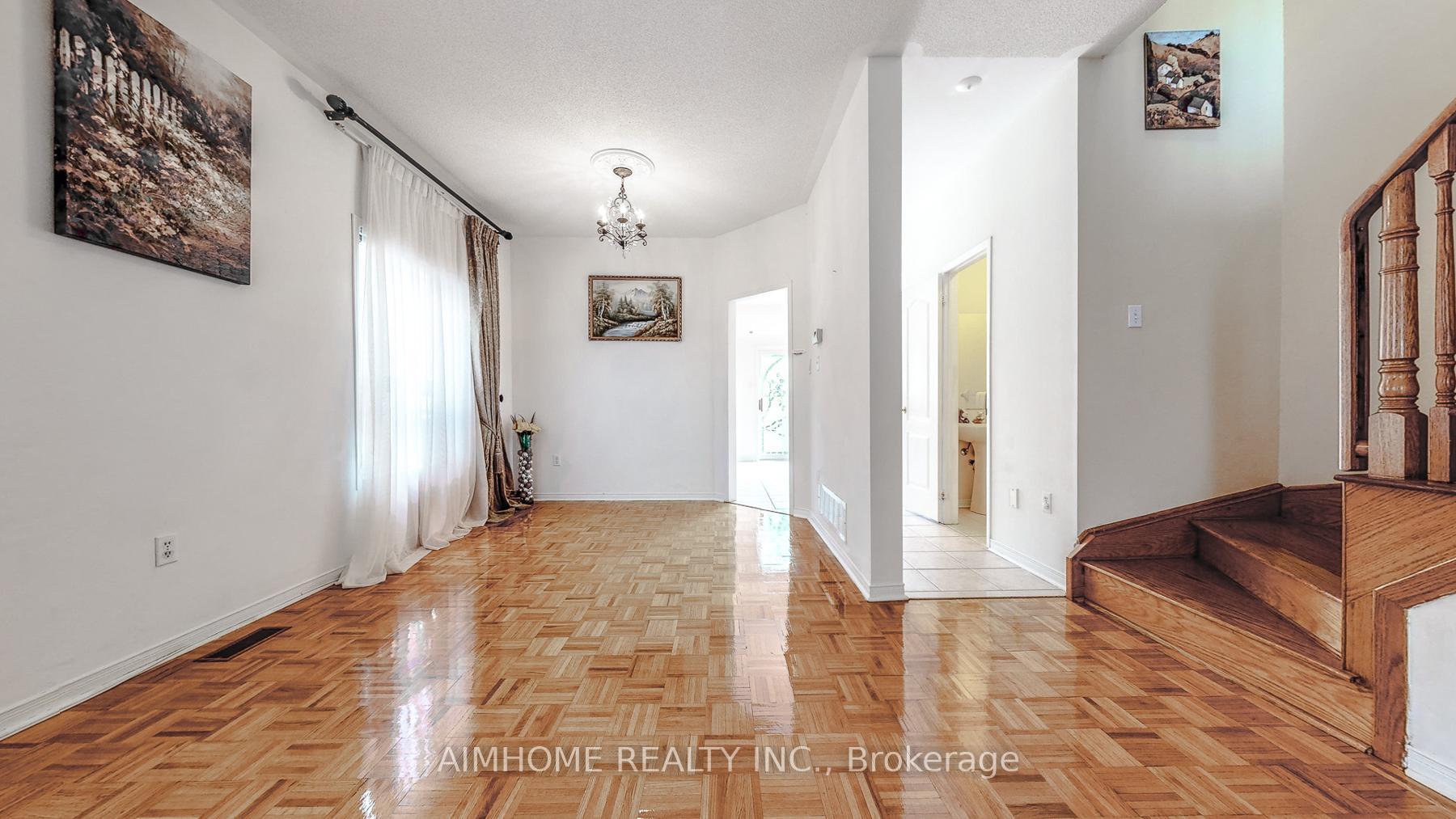 Photo 6 of 27 Novella Road, Vaughan, Patterson — HOMEH