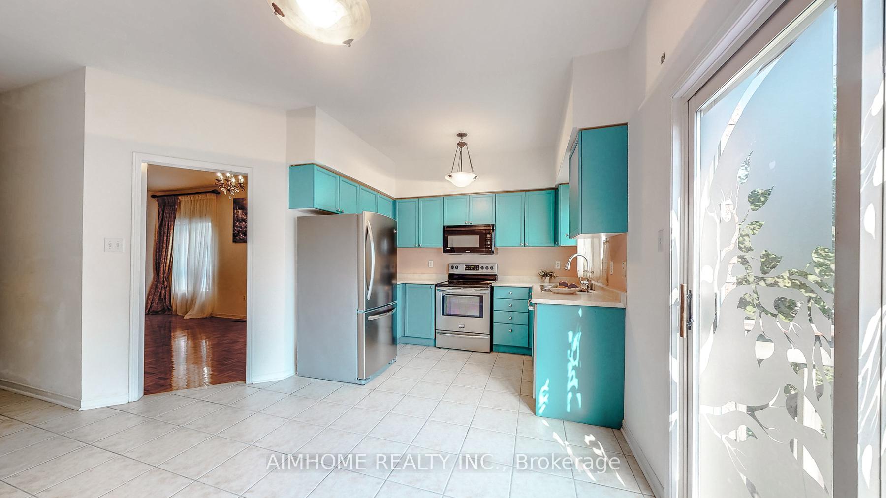 Photo 8 of 27 Novella Road, Vaughan, Patterson — HOMEH