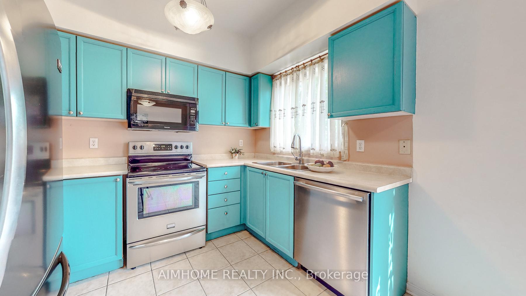 Photo 9 of 27 Novella Road, Vaughan, Patterson — HOMEH