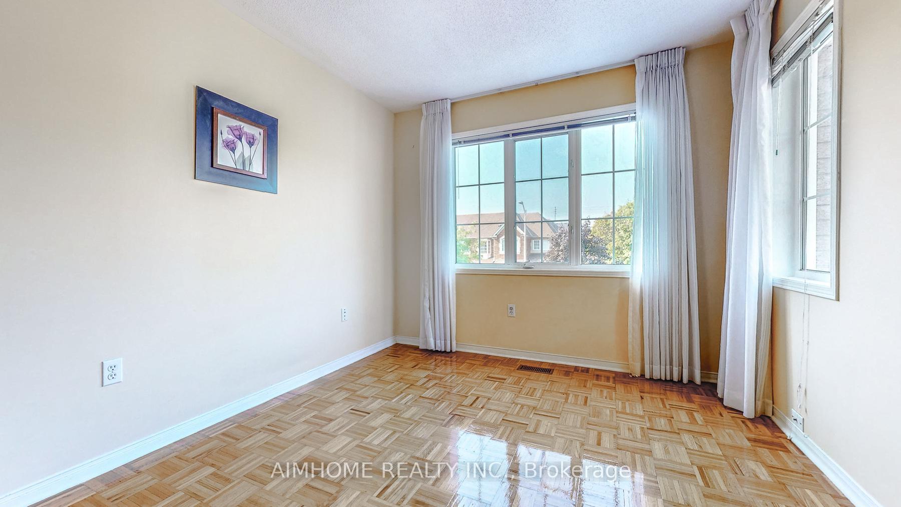 Photo 11 of 27 Novella Road, Vaughan, Patterson — HOMEH