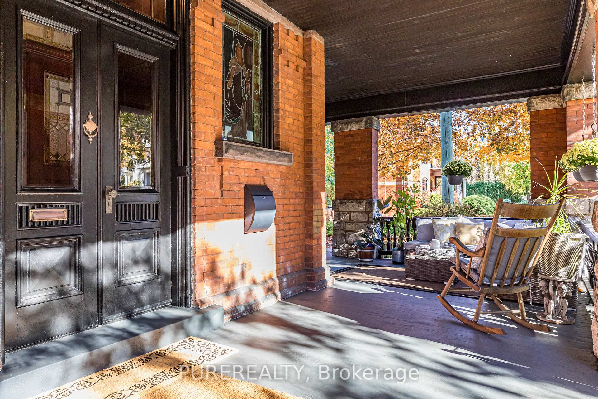 Photo 2 of 114 Aberdeen Avenue, Hamilton, Durand — HOMEH