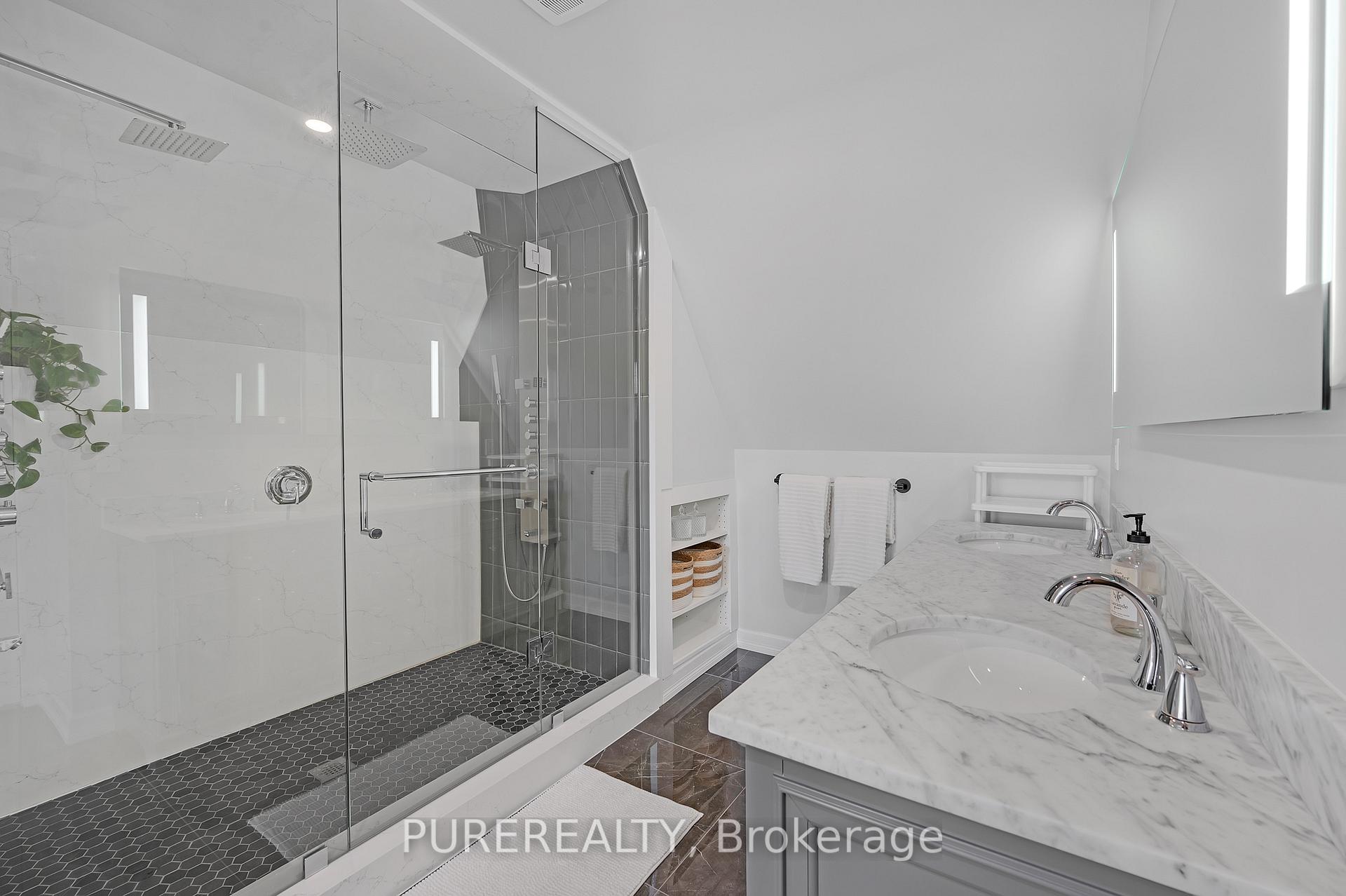 Photo 36 of 114 Aberdeen Avenue, Hamilton, Durand — HOMEH