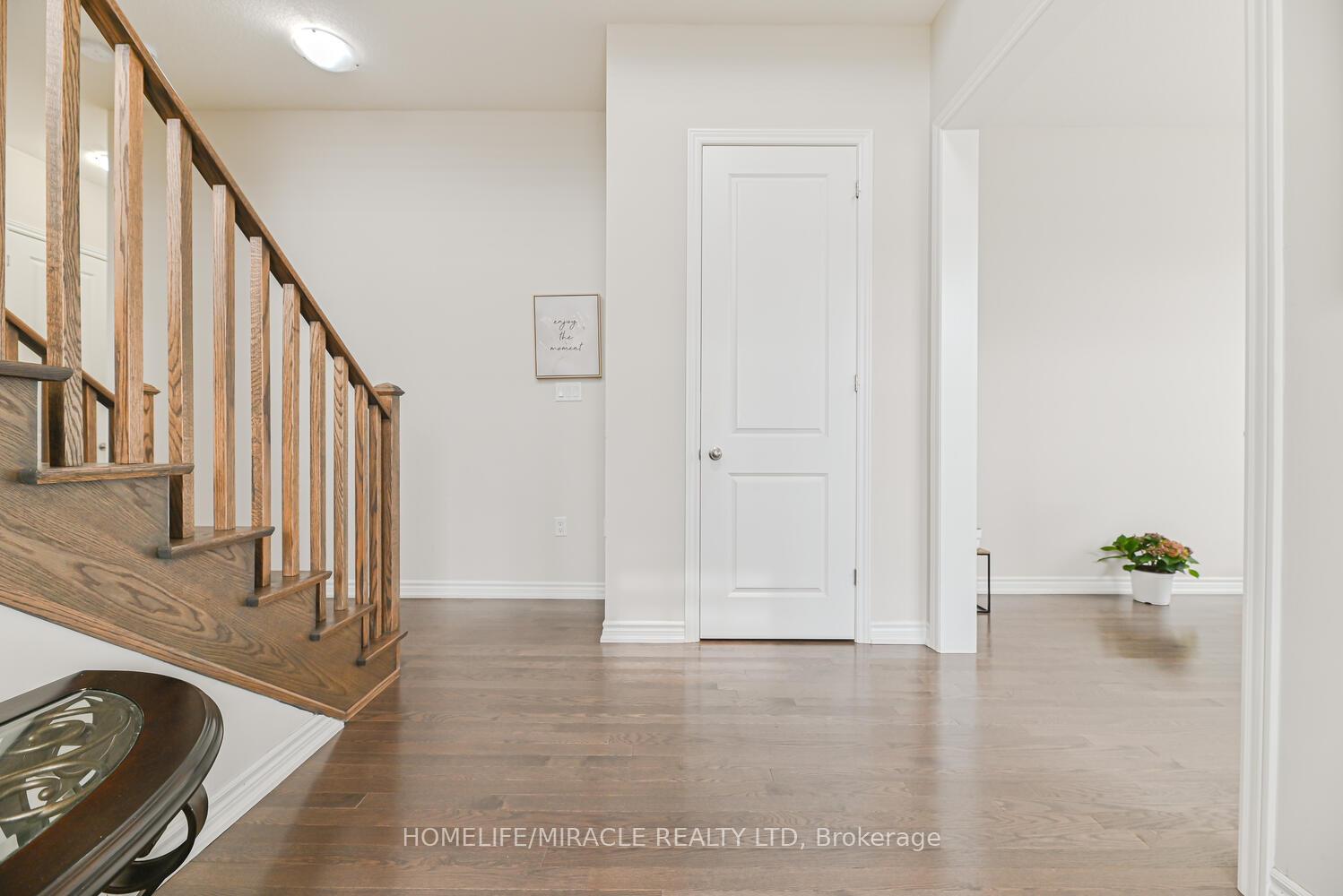 Photo 5 of 9 Bavenden Crescent, Brampton, Credit Valley — HOMEH