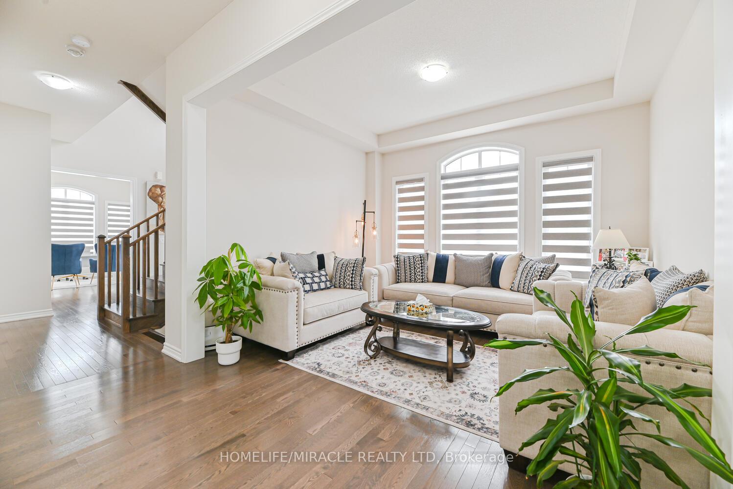 Photo 10 of 9 Bavenden Crescent, Brampton, Credit Valley — HOMEH