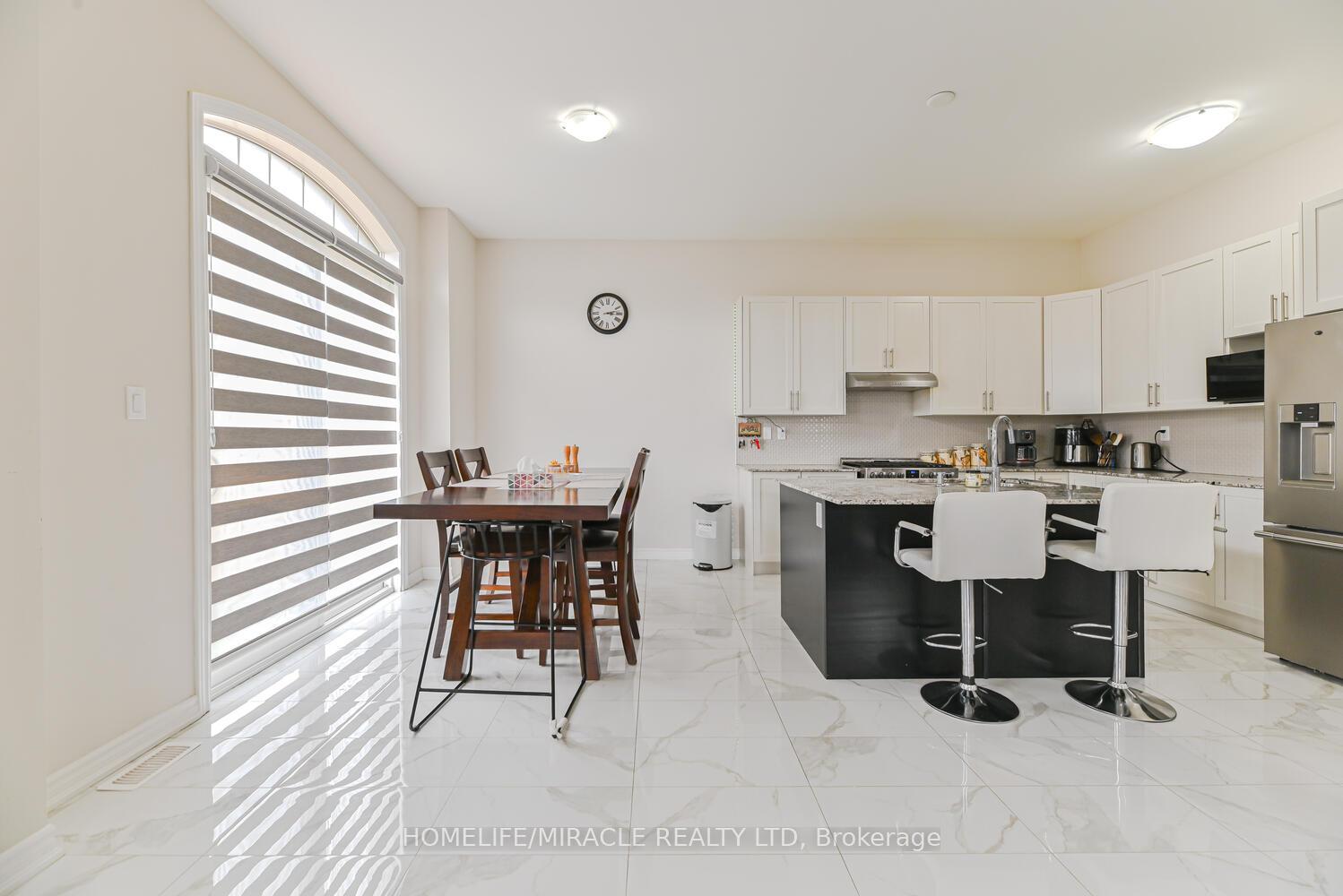 Photo 21 of 9 Bavenden Crescent, Brampton, Credit Valley — HOMEH