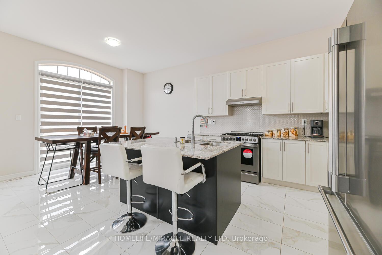 Photo 38 of 9 Bavenden Crescent, Brampton, Credit Valley — HOMEH
