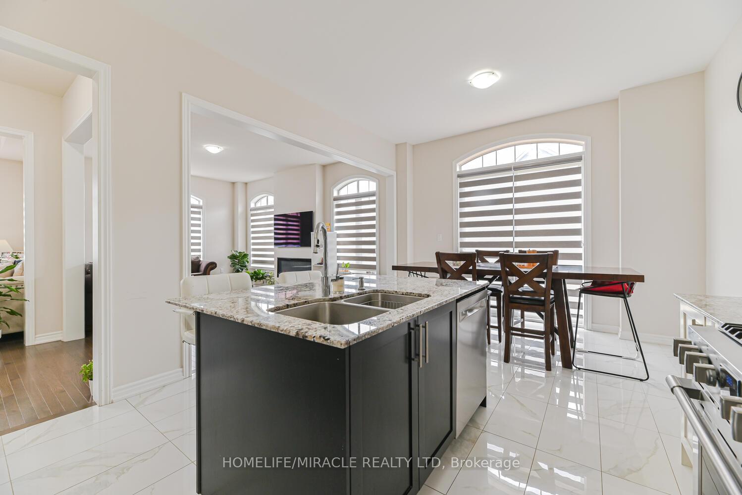Photo 12 of 9 Bavenden Crescent, Brampton, Credit Valley — HOMEH