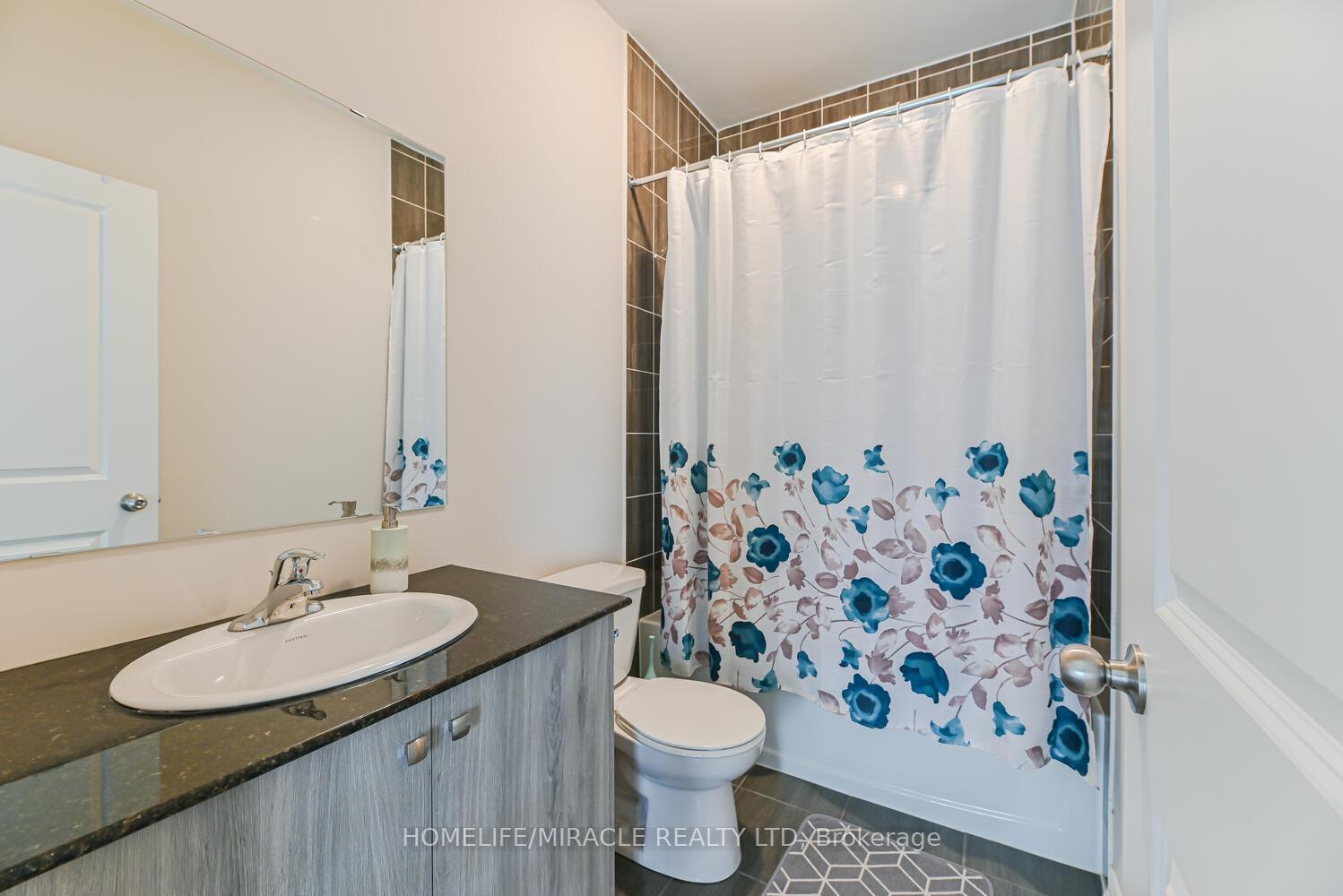 Photo 36 of 9 Bavenden Crescent, Brampton, Credit Valley — HOMEH