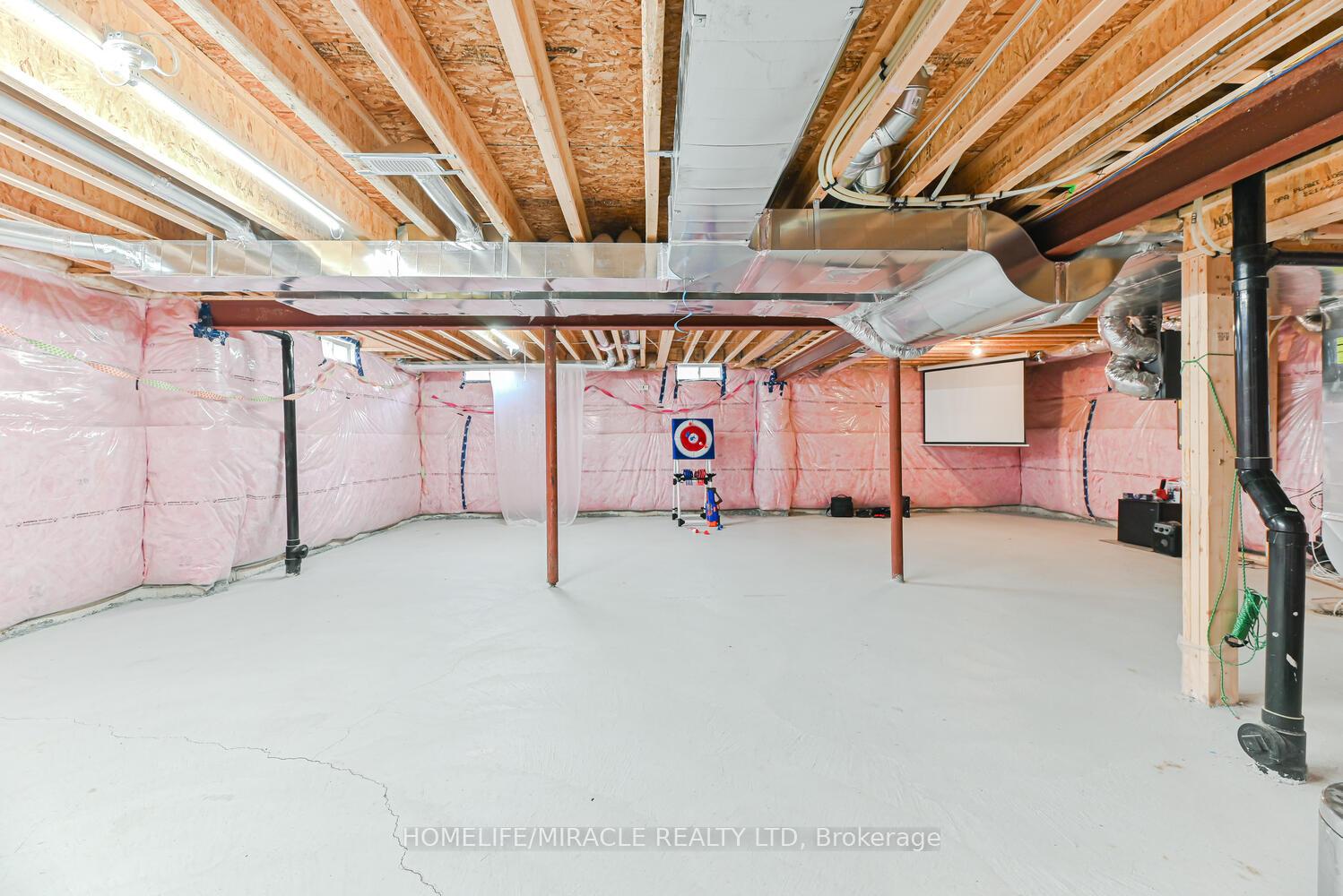 Photo 23 of 9 Bavenden Crescent, Brampton, Credit Valley — HOMEH