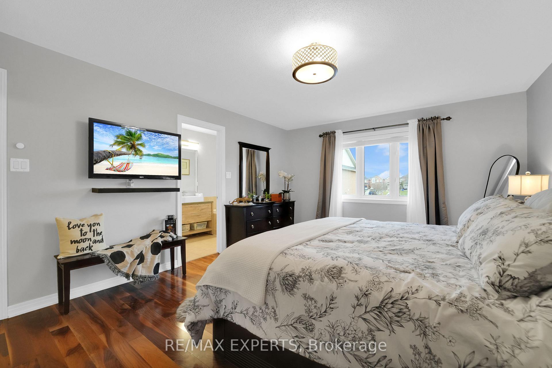 Photo 21 of 41 Crestbank Court, Vaughan, Rural Vaughan — HOMEH
