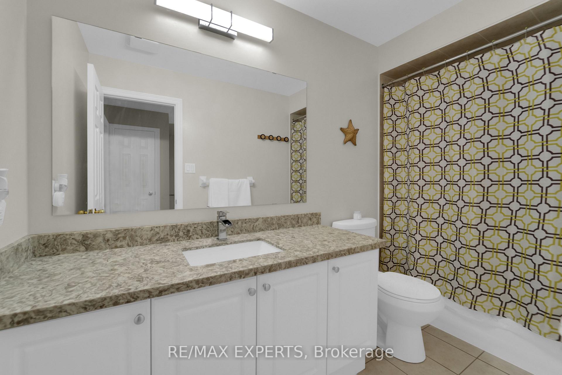 Photo 23 of 41 Crestbank Court, Vaughan, Rural Vaughan — HOMEH