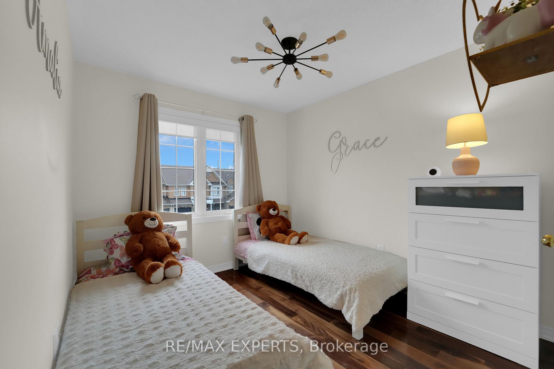 Photo 25 of 41 Crestbank Court, Vaughan, Rural Vaughan — HOMEH