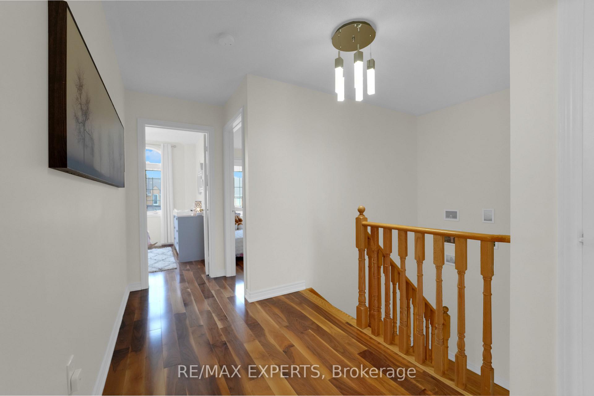 Photo 27 of 41 Crestbank Court, Vaughan, Rural Vaughan — HOMEH