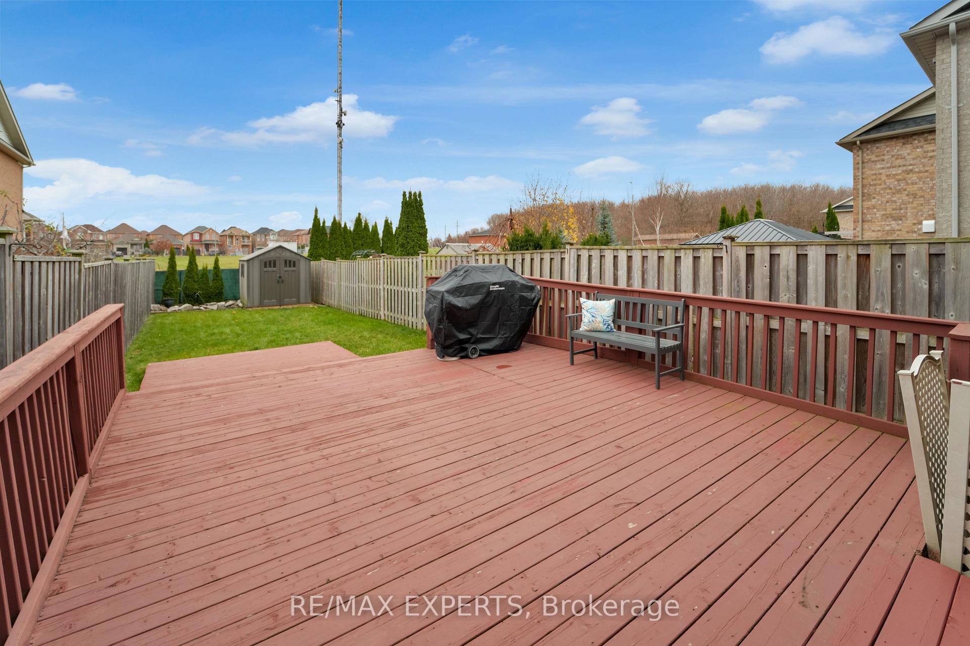 Photo 34 of 41 Crestbank Court, Vaughan, Rural Vaughan — HOMEH