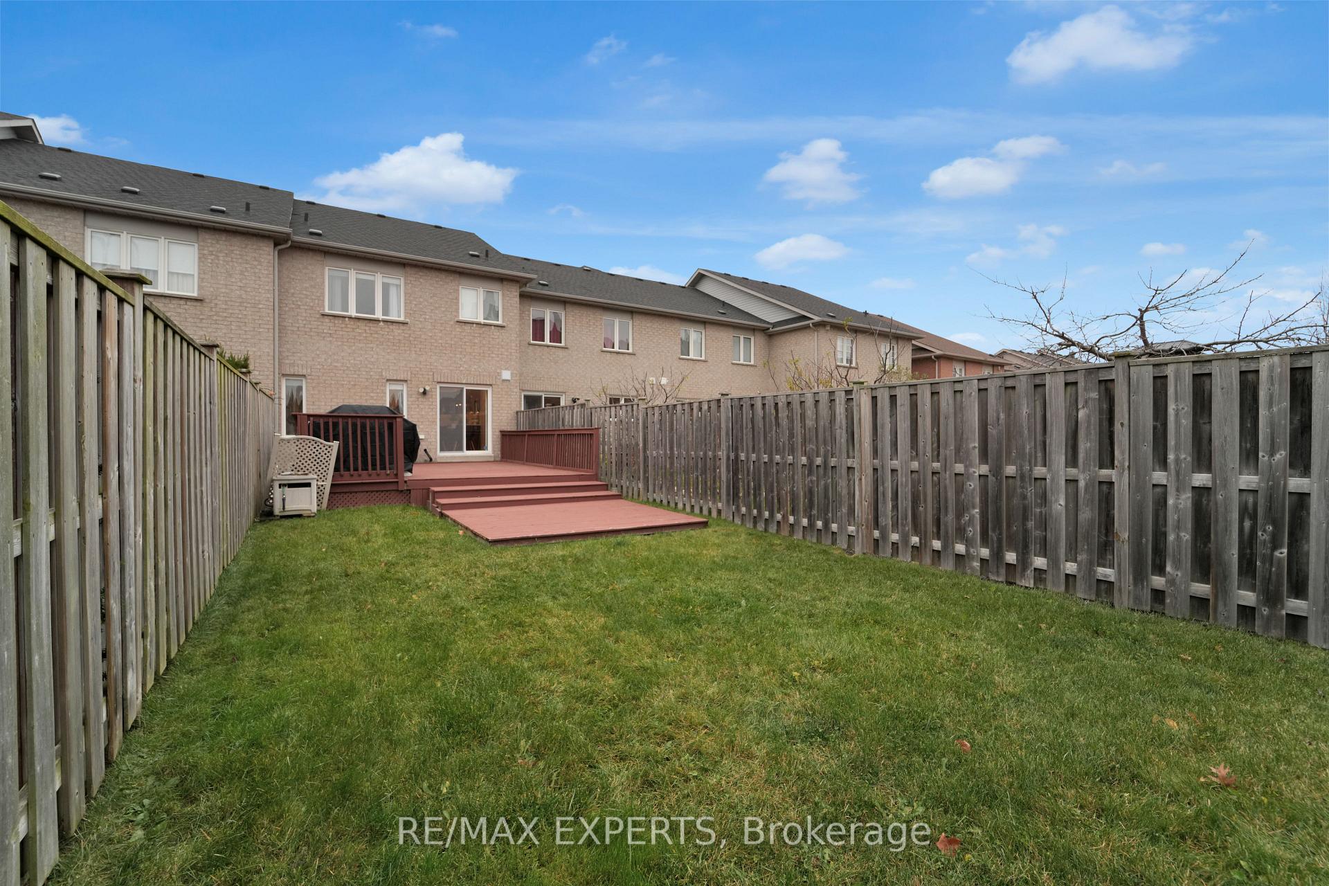Photo 36 of 41 Crestbank Court, Vaughan, Rural Vaughan — HOMEH