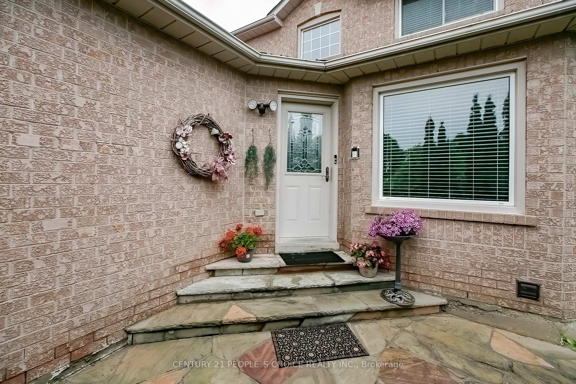 Photo 4 of 24 Vivians Crescent, Brampton, Fletcher's West — HOMEH