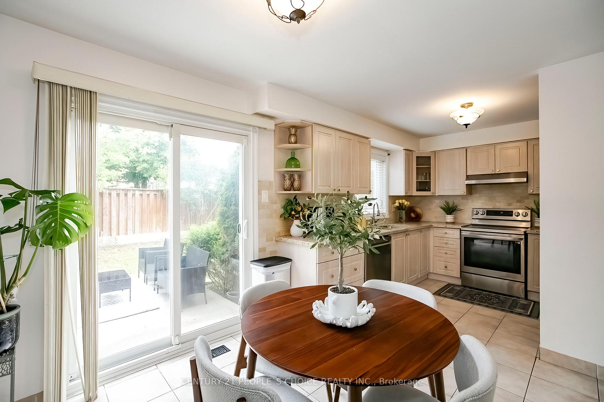 Photo 13 of 24 Vivians Crescent, Brampton, Fletcher's West — HOMEH