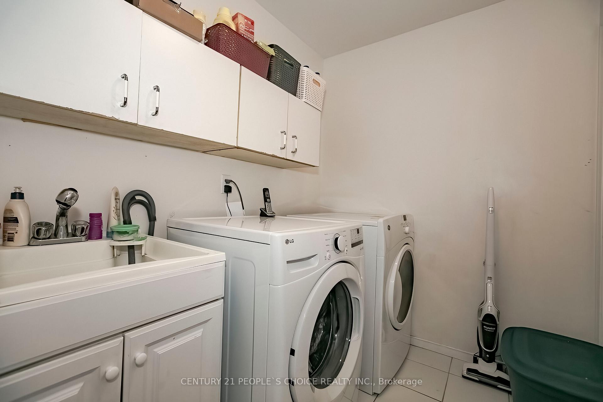 Photo 18 of 24 Vivians Crescent, Brampton, Fletcher's West — HOMEH