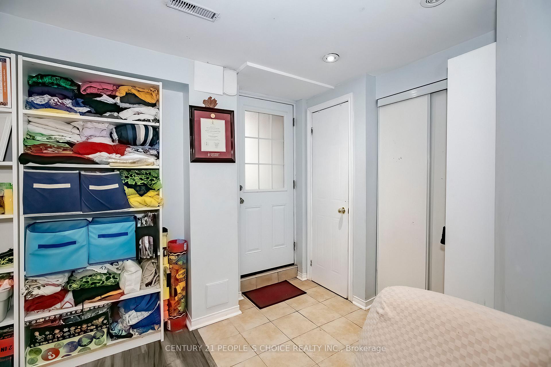 Photo 33 of 24 Vivians Crescent, Brampton, Fletcher's West — HOMEH