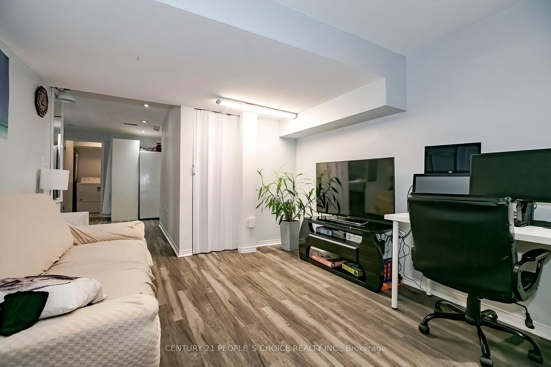 Photo 34 of 24 Vivians Crescent, Brampton, Fletcher's West — HOMEH