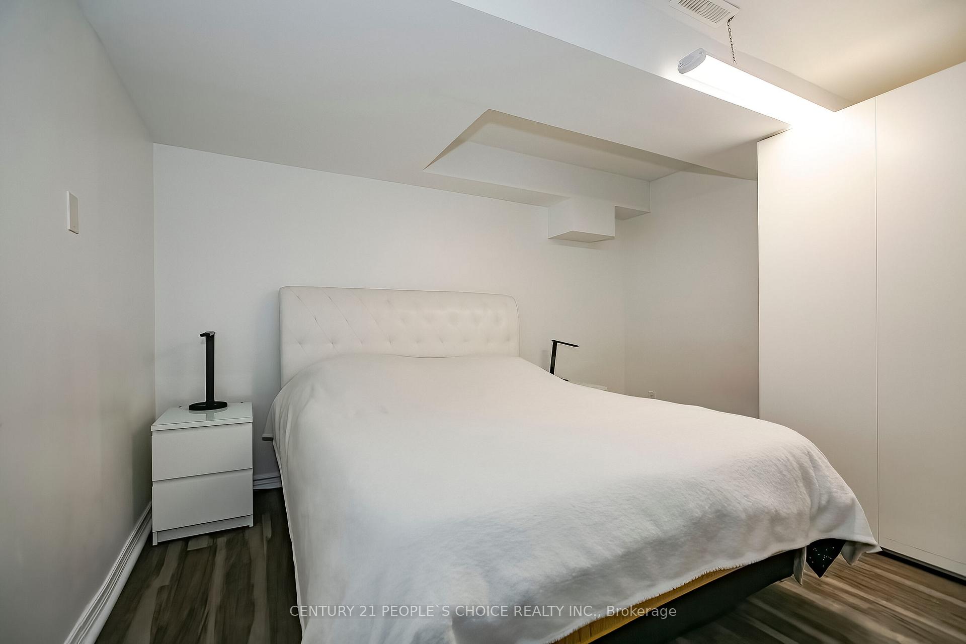 Photo 36 of 24 Vivians Crescent, Brampton, Fletcher's West — HOMEH