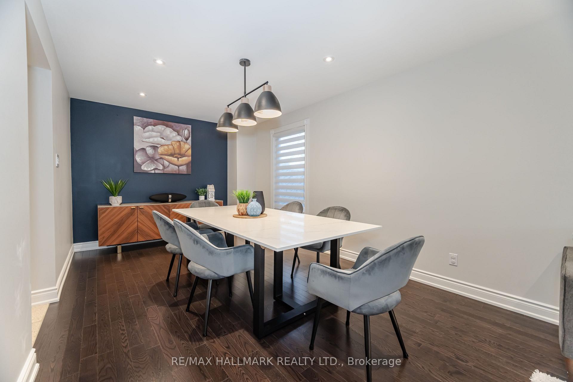 Photo 3 of 189 Patna Crescent, Vaughan, Maple — HOMEH