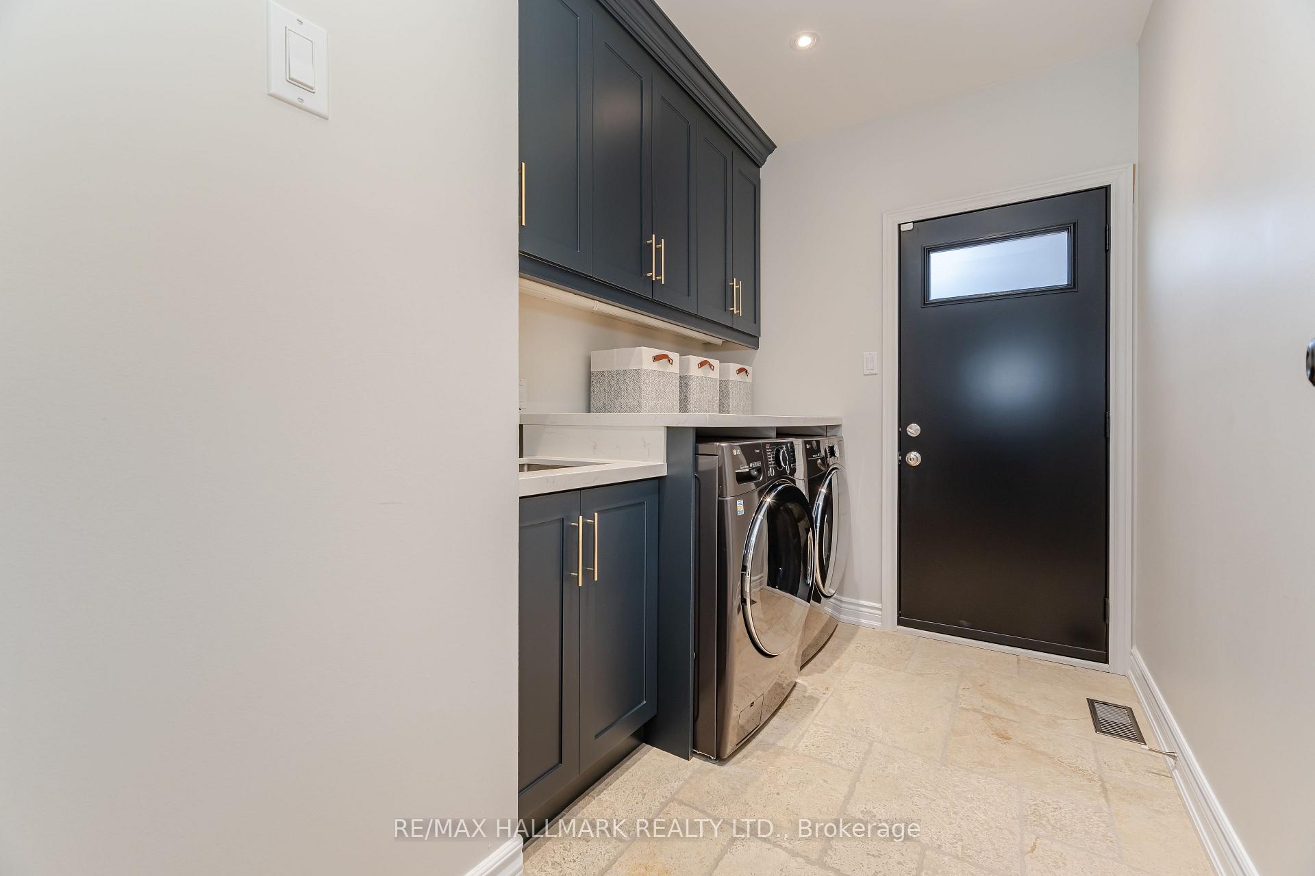 Photo 7 of 189 Patna Crescent, Vaughan, Maple — HOMEH