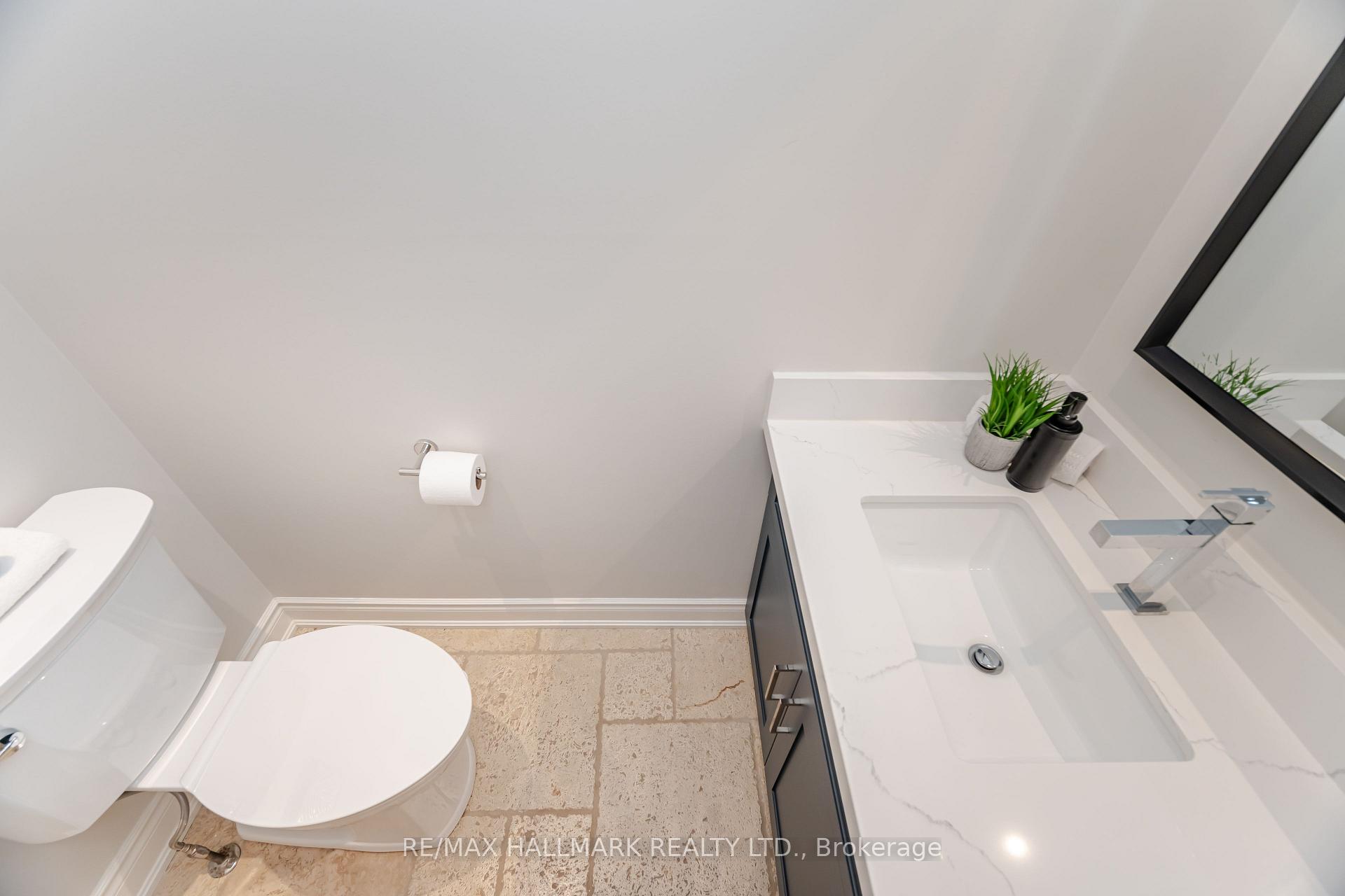 Photo 8 of 189 Patna Crescent, Vaughan, Maple — HOMEH