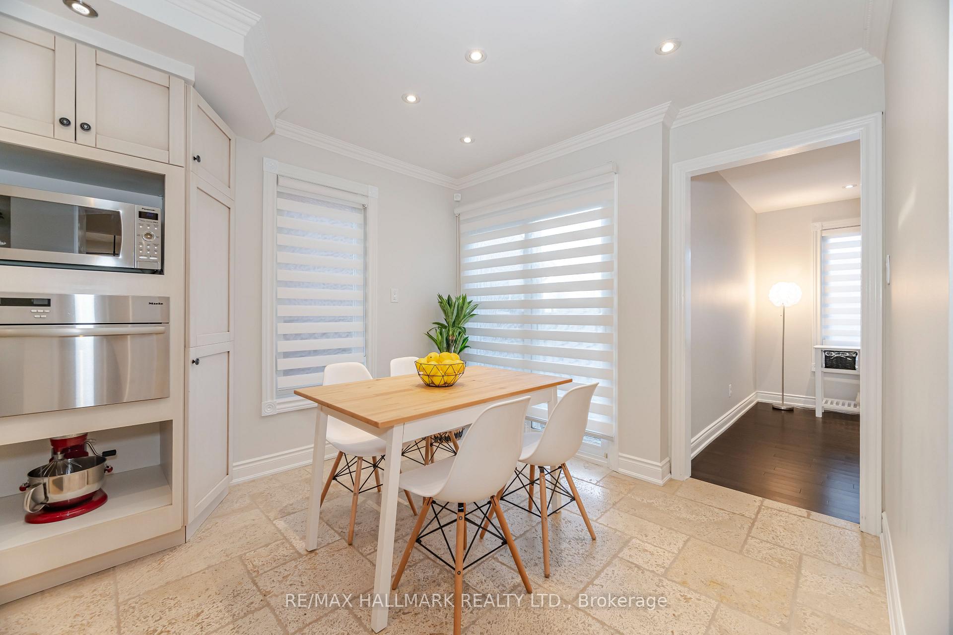 Photo 10 of 189 Patna Crescent, Vaughan, Maple — HOMEH