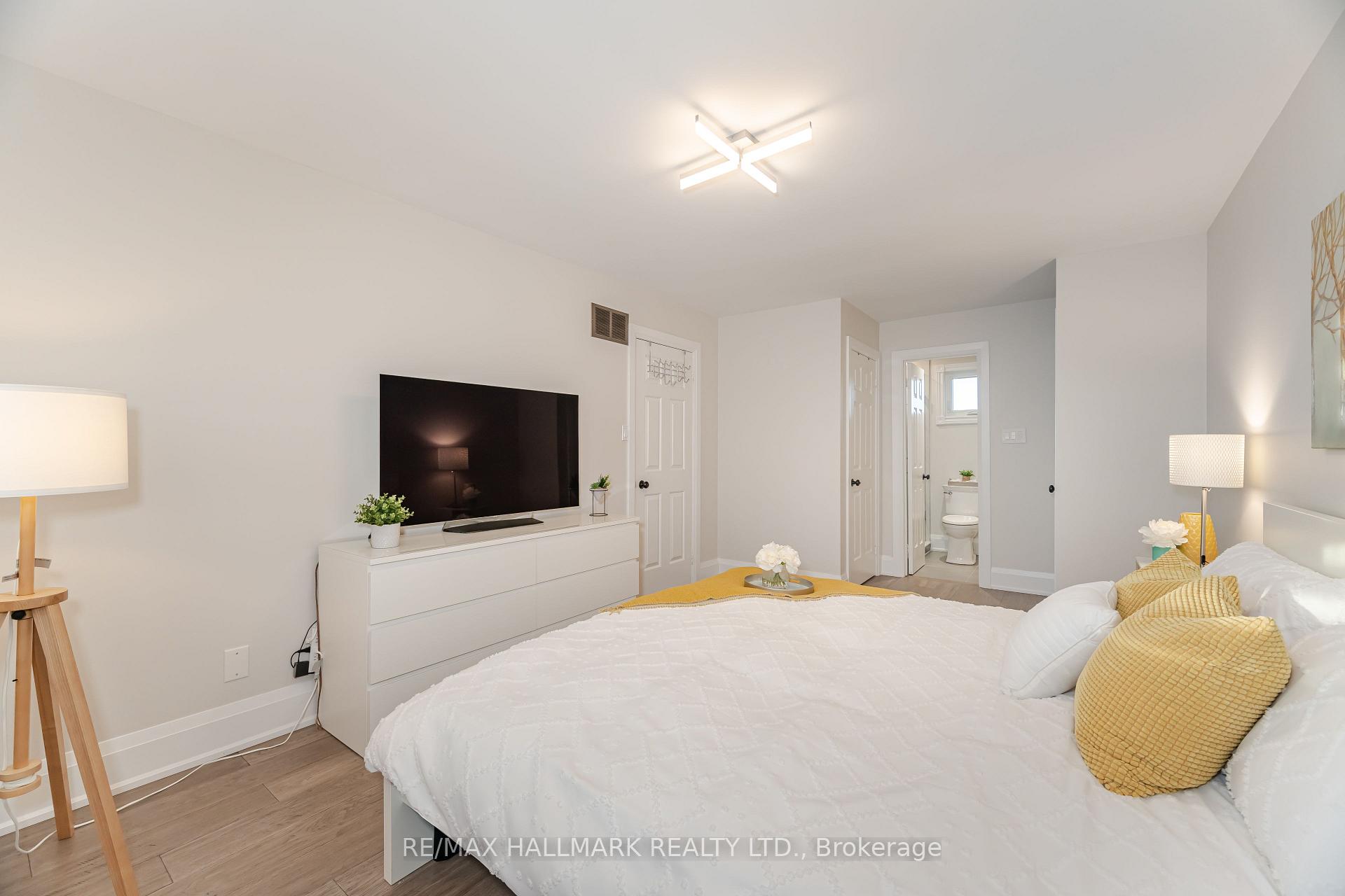 Photo 15 of 189 Patna Crescent, Vaughan, Maple — HOMEH