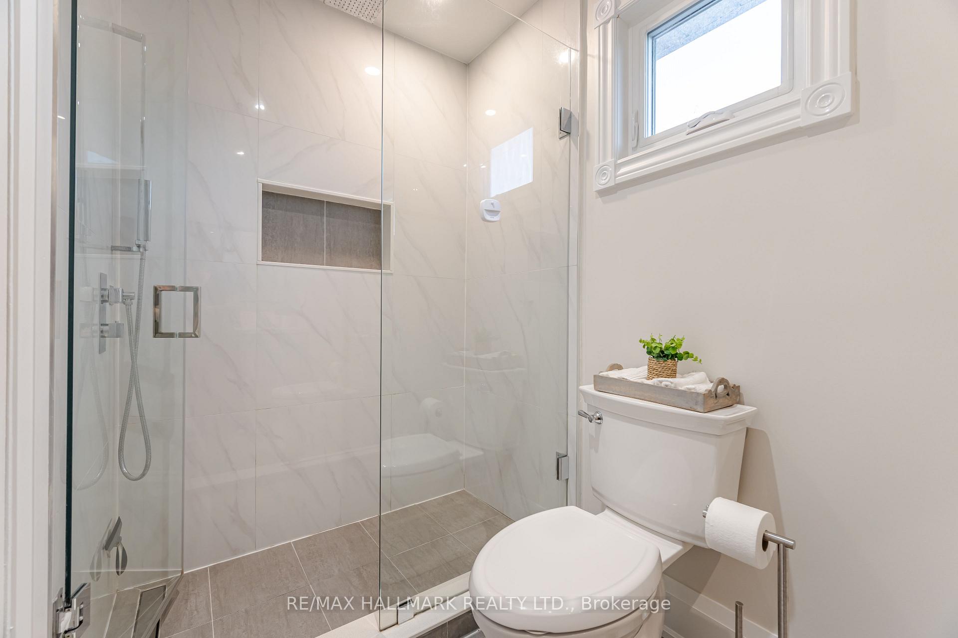 Photo 17 of 189 Patna Crescent, Vaughan, Maple — HOMEH