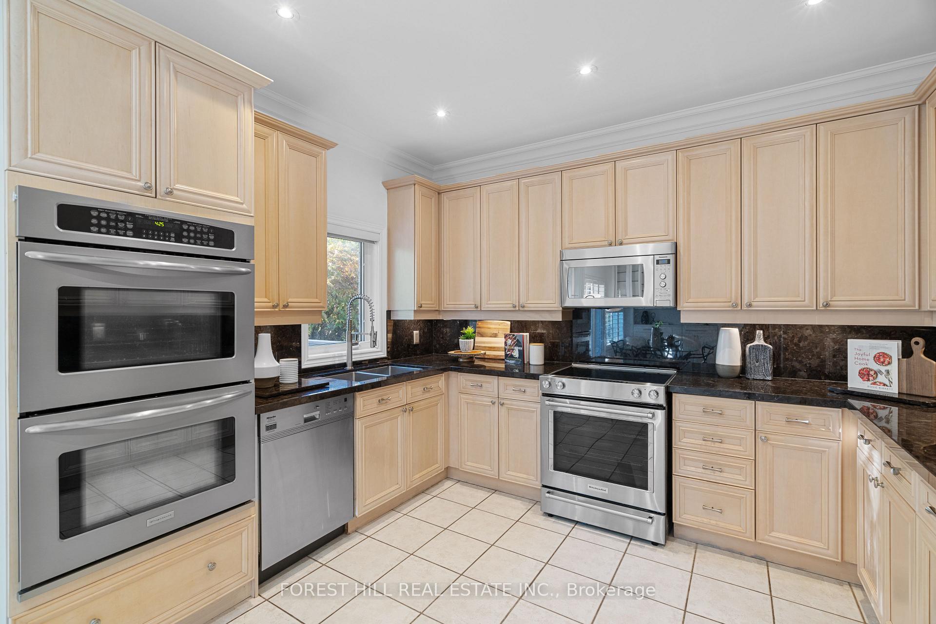Photo 13 of 62 Kettle Court, Vaughan, Maple — HOMEH