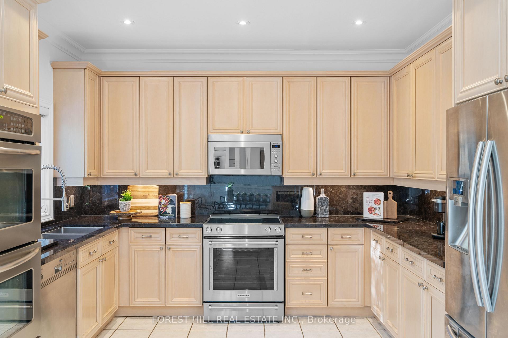Photo 14 of 62 Kettle Court, Vaughan, Maple — HOMEH